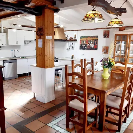 Casa Robledo Nyaraló *